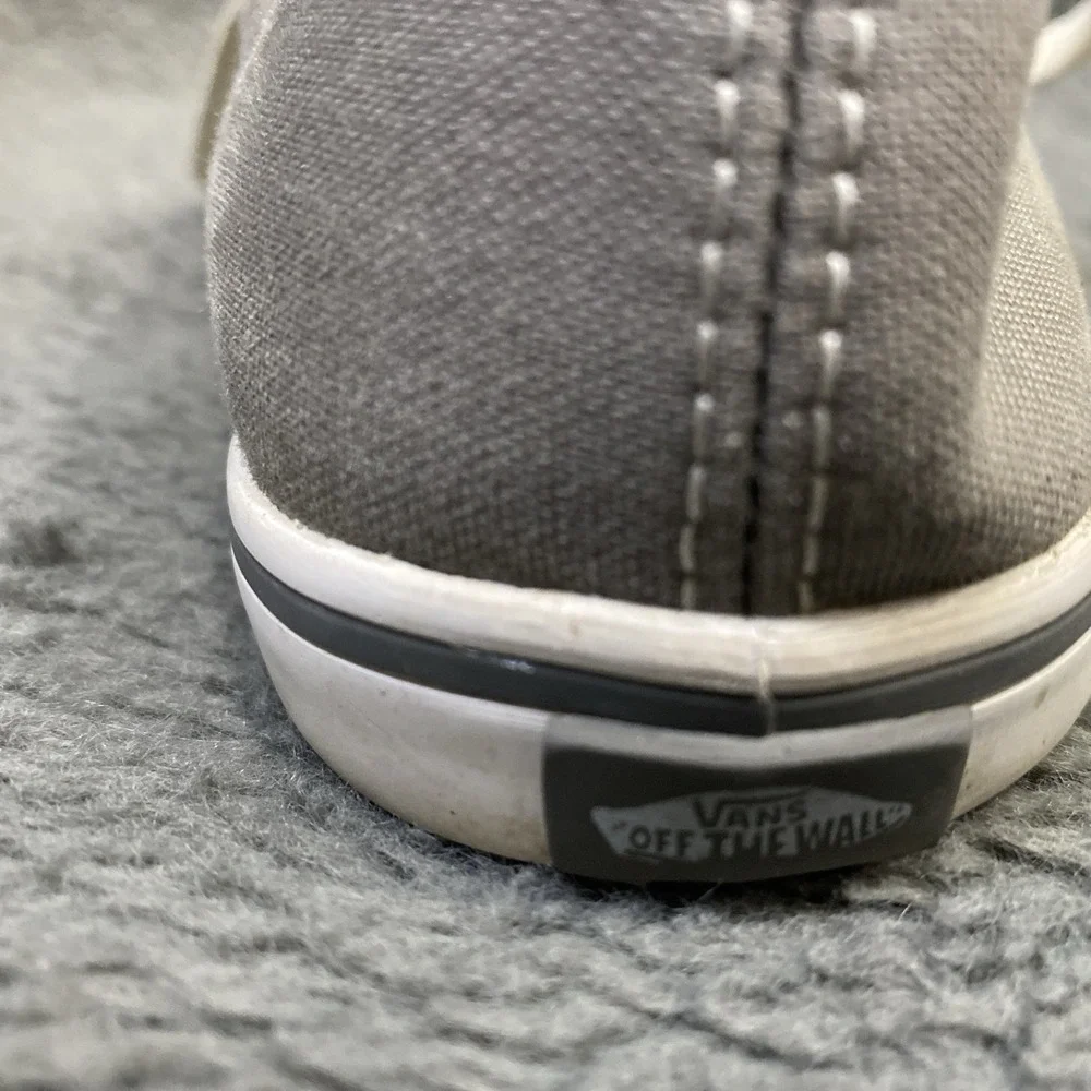Vans Unisex Authentic Sneakers Grey Lace‎ Up W 7 M 5.5